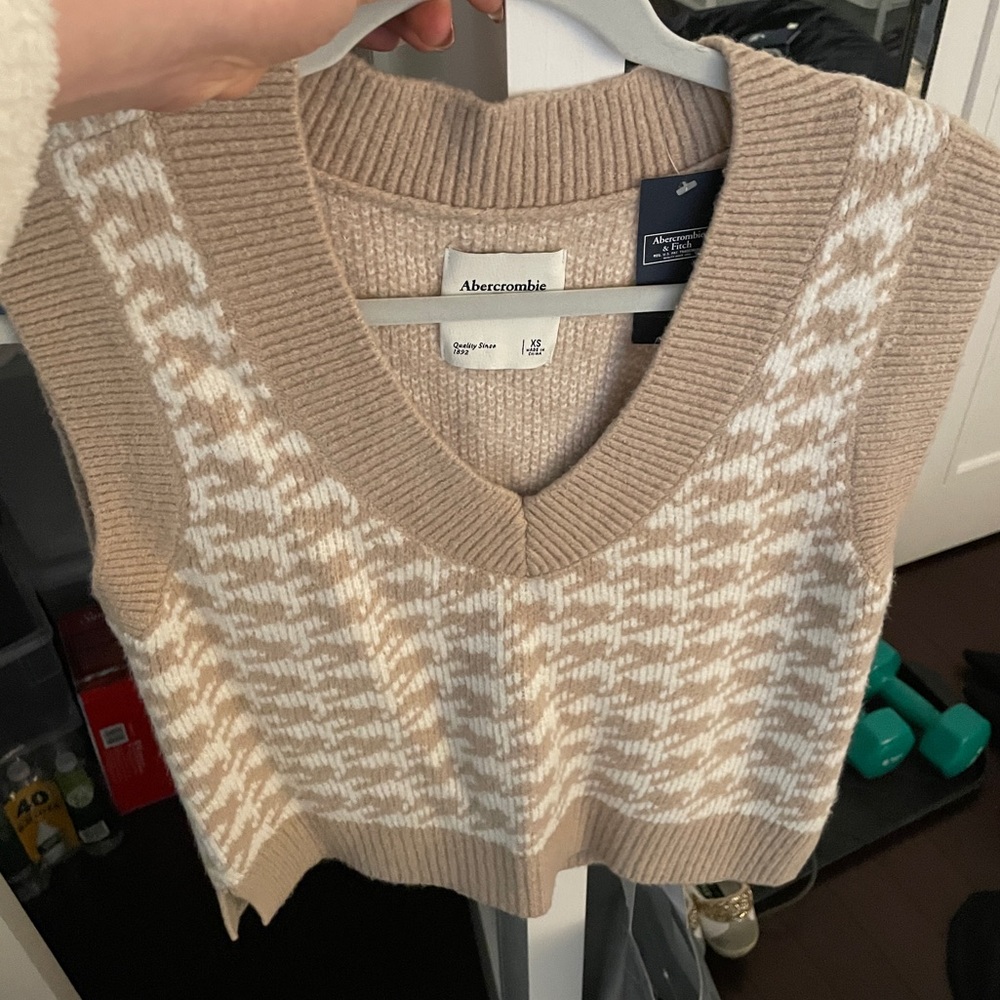 Abercrombie & Fitch Houndstooth Sweater Vest